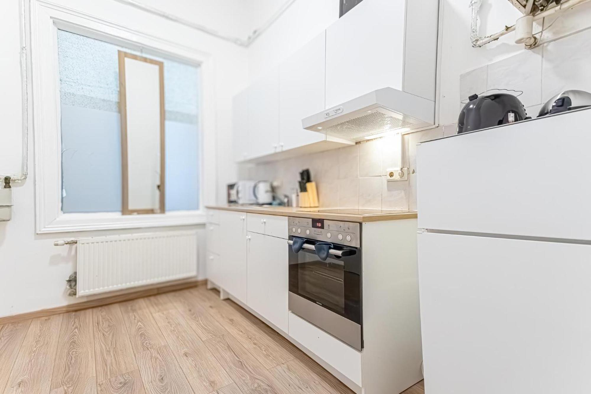 City-Linked 2Br Apartment Near Wiener Stadthalle Exterior foto