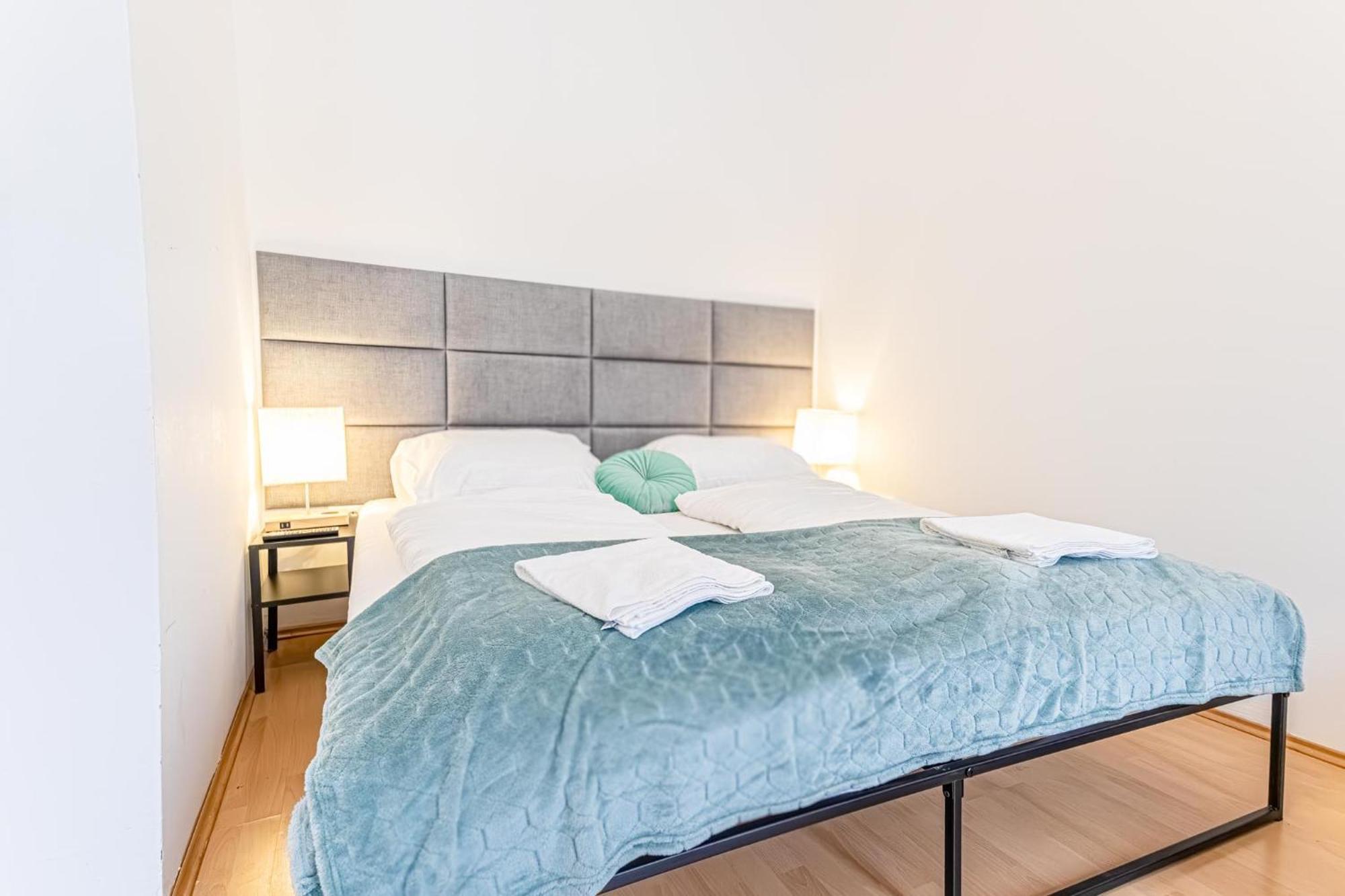 City-Linked 2Br Apartment Near Wiener Stadthalle Exterior foto